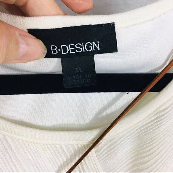 Cream colored ribbed tunic top B-Design XL 3/4 sleeved attached necklace - Picture 3 of 7